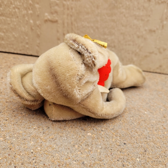 Vintage Steiff  Baby Elephant Sleeping Red Felt Cape Ear Tag 6" 5537/17 - Picture 3 of 9